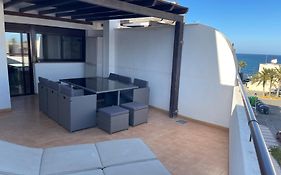 Ático con terraza y vistas en Carboneras